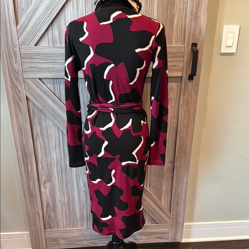 DVF Burgundy and Black Long Sleeve Wrap Dress V-Neck size S/XS EUC - Picture 4 of 12